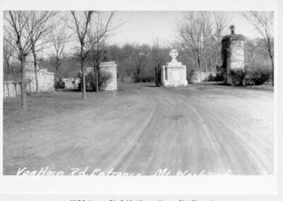 Entrance to Mount Washington Cemetery.