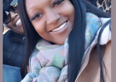 Shanquella Robinson selfie with sister and mom