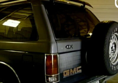 The 1990 GMC Jimmy that Niqui was driving.
