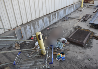 The “angel marks” in the dust at the loading dock